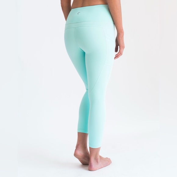 ZYIA active metallic light and tight 7/8 leggings - Picture 1 of 10